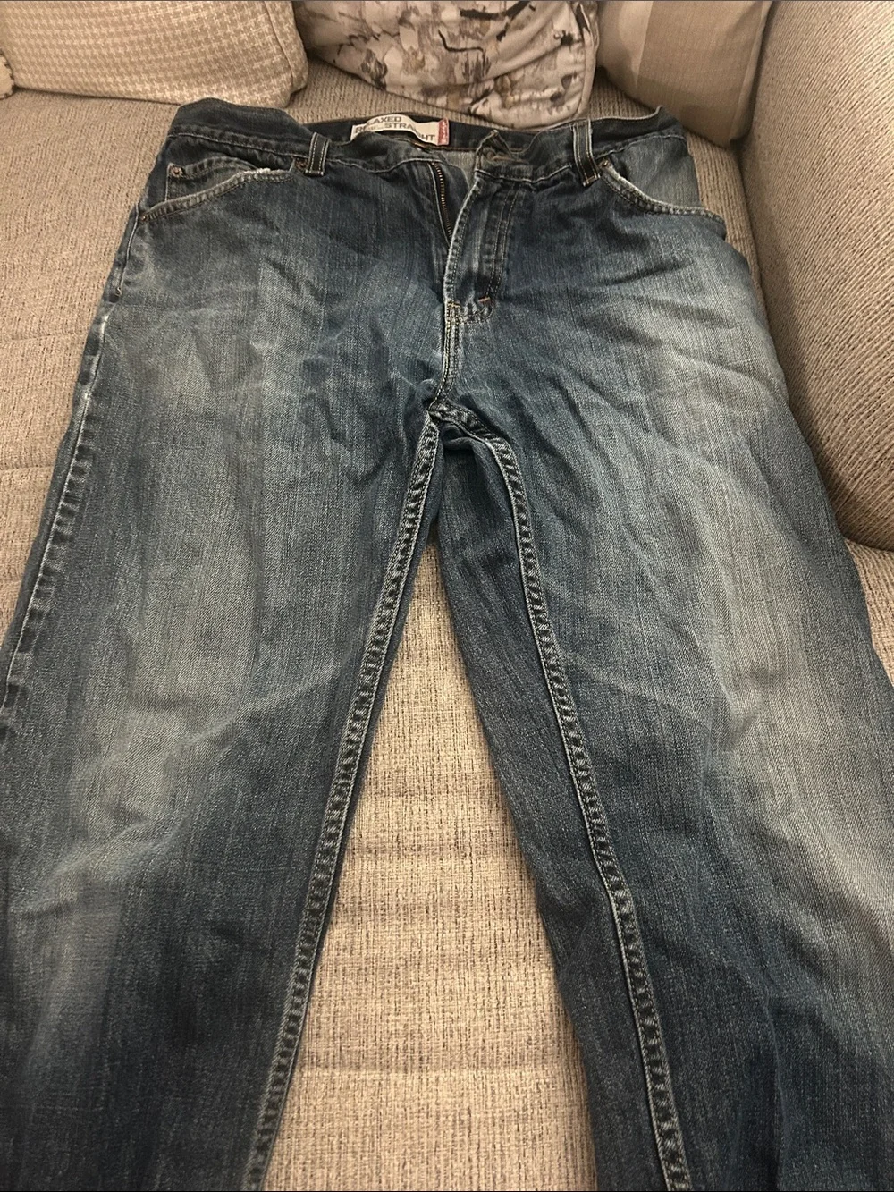 Levi's Men's Faded Blue Relaxed Jeans